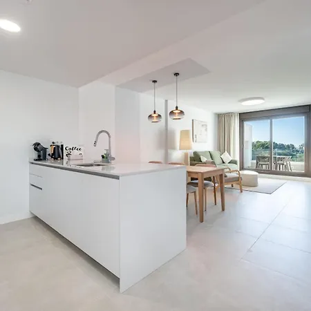 Lejlighed Casa Naya - Modern 2bdr Garage Pool Gym Estepona